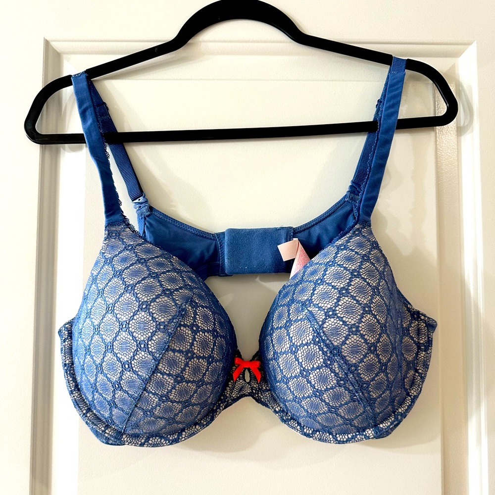 Victoria’s Secret 38D Bra